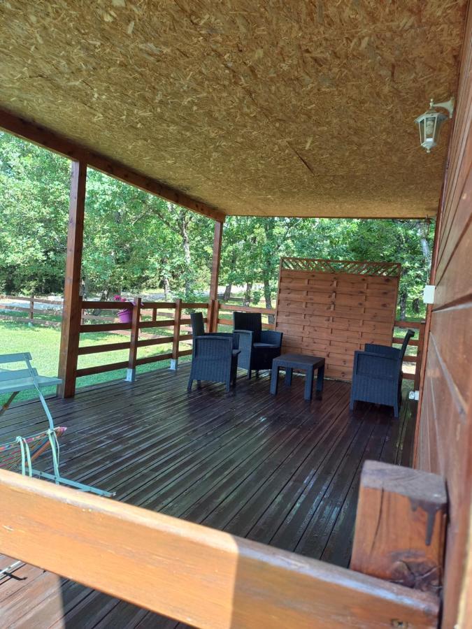 Chalet 2 Pers. + Bebe Montolieu エクステリア 写真
